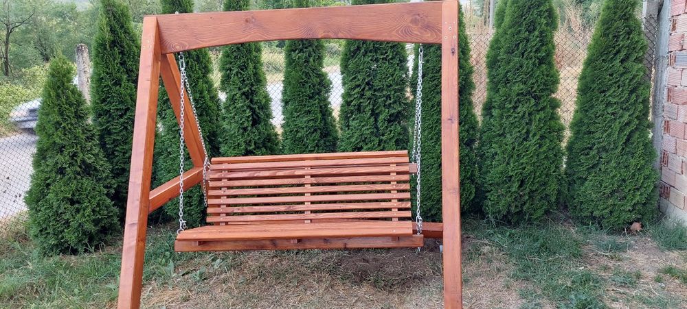 Дървена градинска люлка