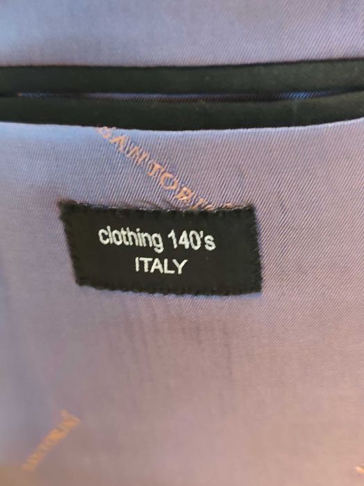 Продам итальянский мужской черный классический костюм 48 размер новый