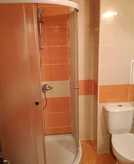 Дава се под наем Двустаен апартамент в Бургас, Център - 65 кв.м за 200 € - Снимка #3