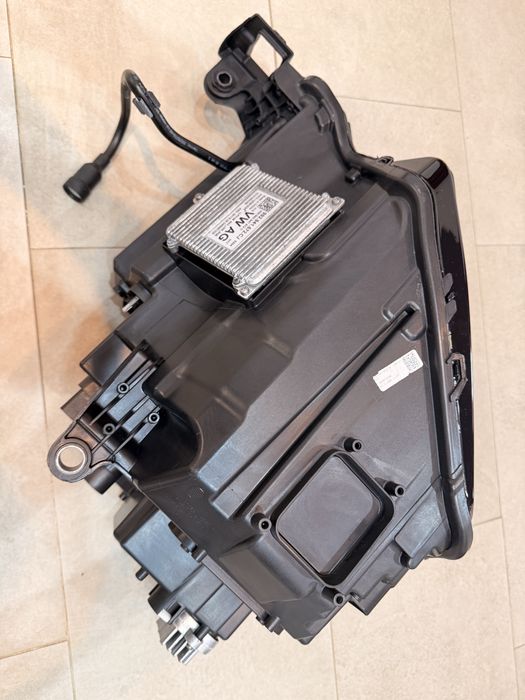 Far original stanga Skoda Karoq full led 2021-2024