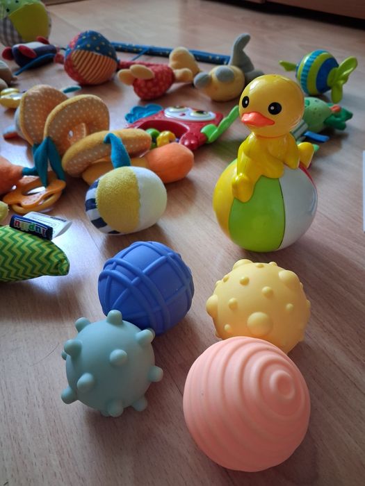 Лот бебешки играчки