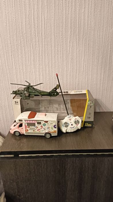 Продам игрушки. Машинки на пульте