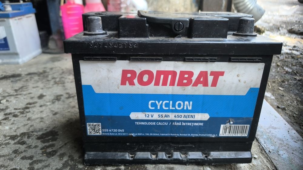 Vând baterie Rombat cyclon 55ah 450A