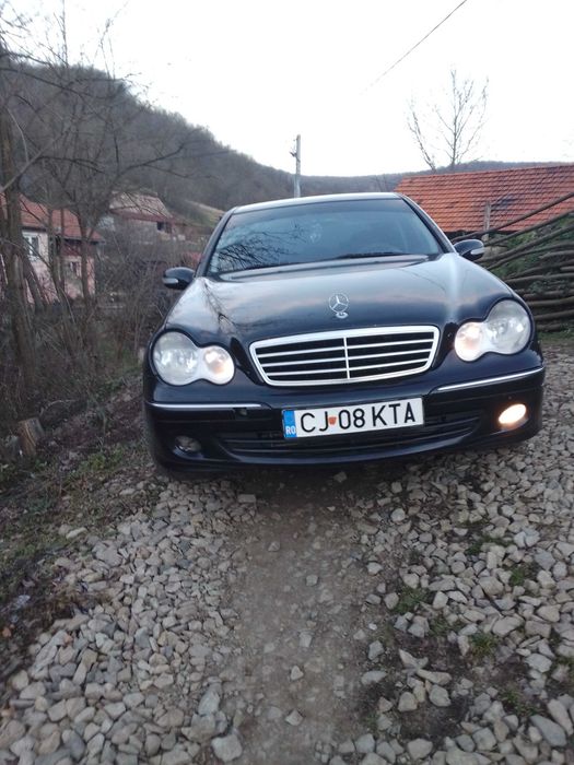 Vând Mercedes 1.8 benzina kompressor