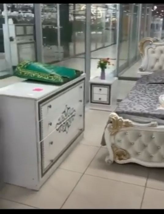 Продам спальний гарнитур