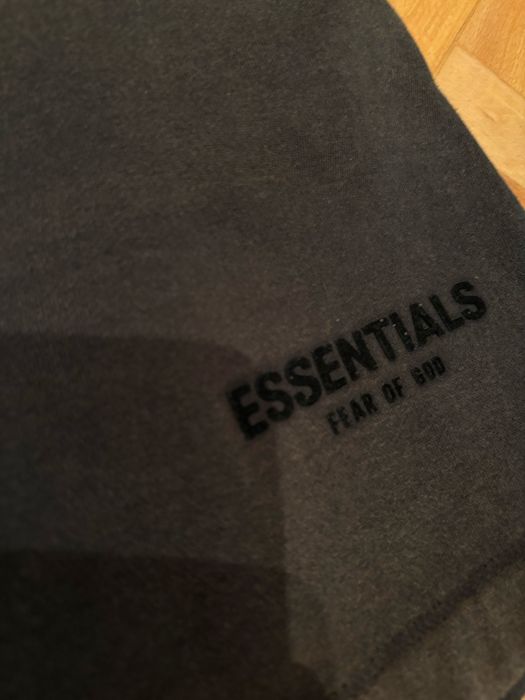 Essentials къси панталони