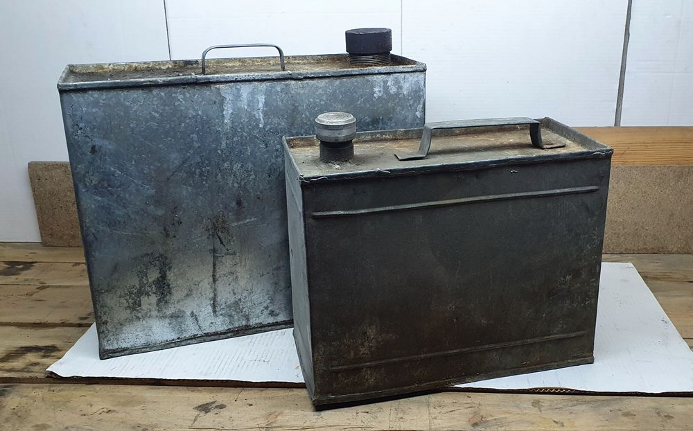 Канистры из ацинковки , бензо бак . Варонка