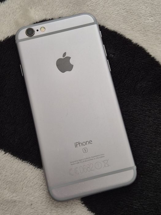 Vand Telefon iPhone 6S Negru.