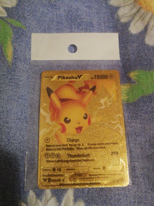 Carte pokemon PikachuV și CharizardV