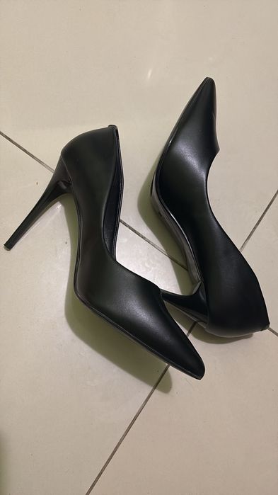 Дамски обувки с висок ток