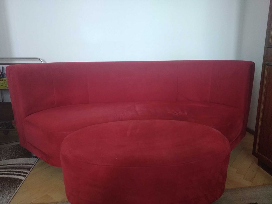 Канапе с табуретка и 2 бр. възглавници