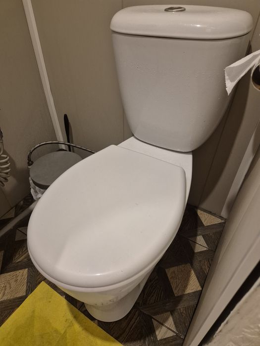 Продам унитаз в хорогем состоянии