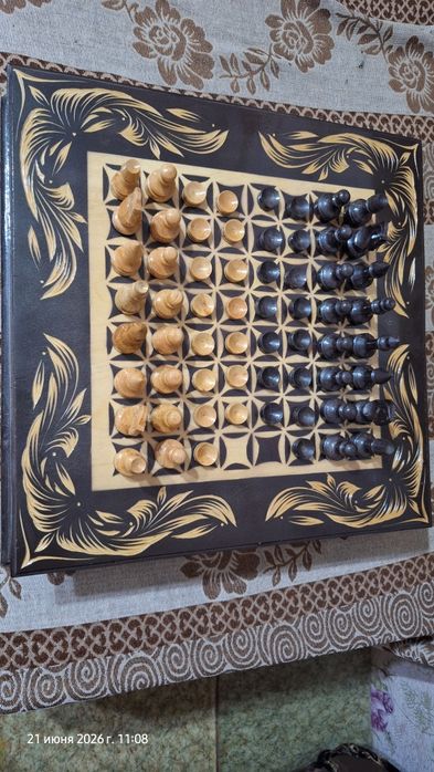 Продам шахматы(шашки)