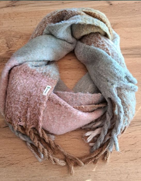 Дамско вълнено палто Zara s размер,подарък шал