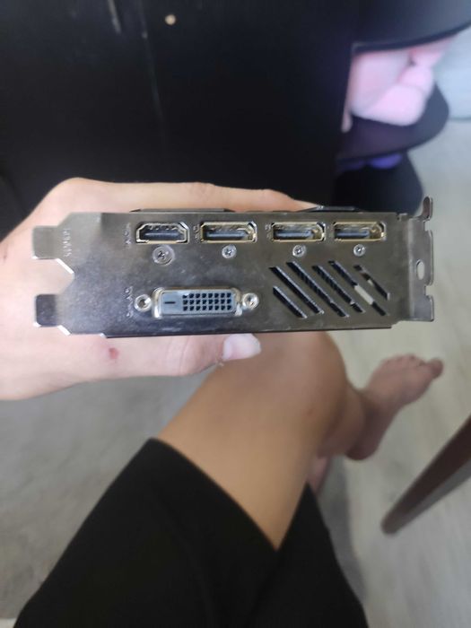 Продам видеокарту rx 570 aorus 4gb