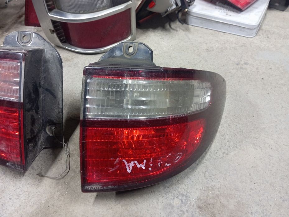 Фонари Toyota Estima