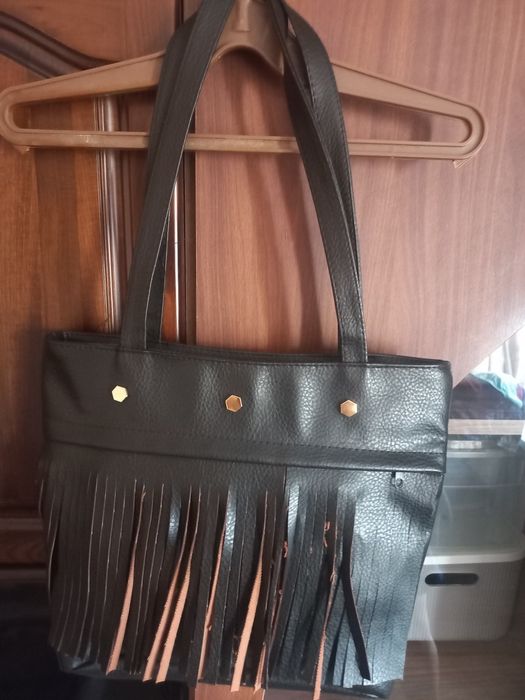 Продавам дамски чанти без забележки