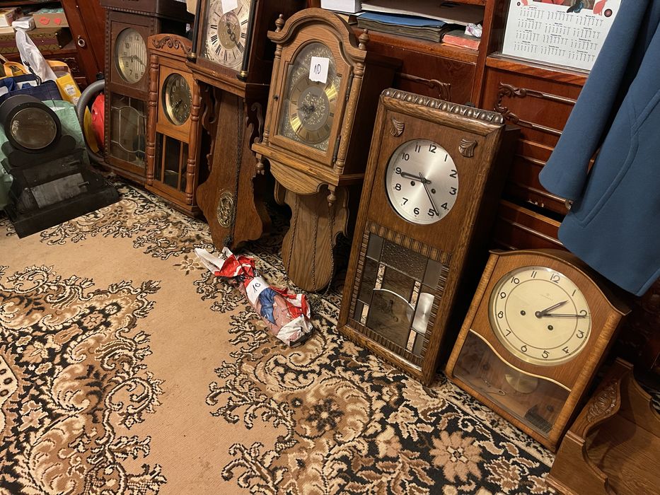 Ceasuri de masa  si de perete !