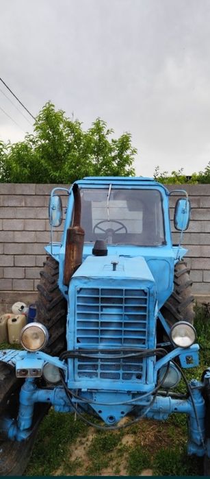 Трактор мтз 80 на ходу