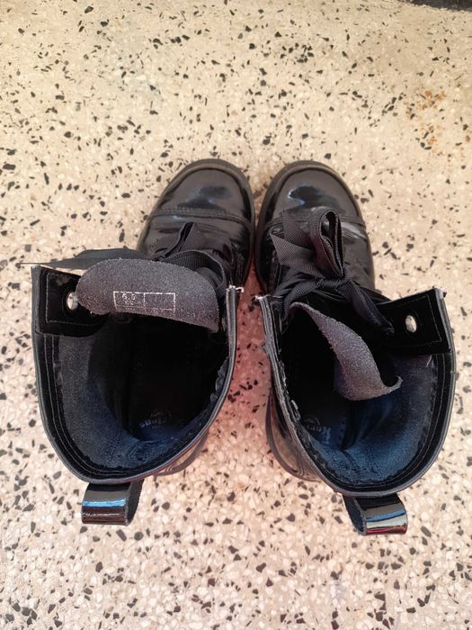 Кубинки Doc Martens, номер 40, използвани, но много запазени