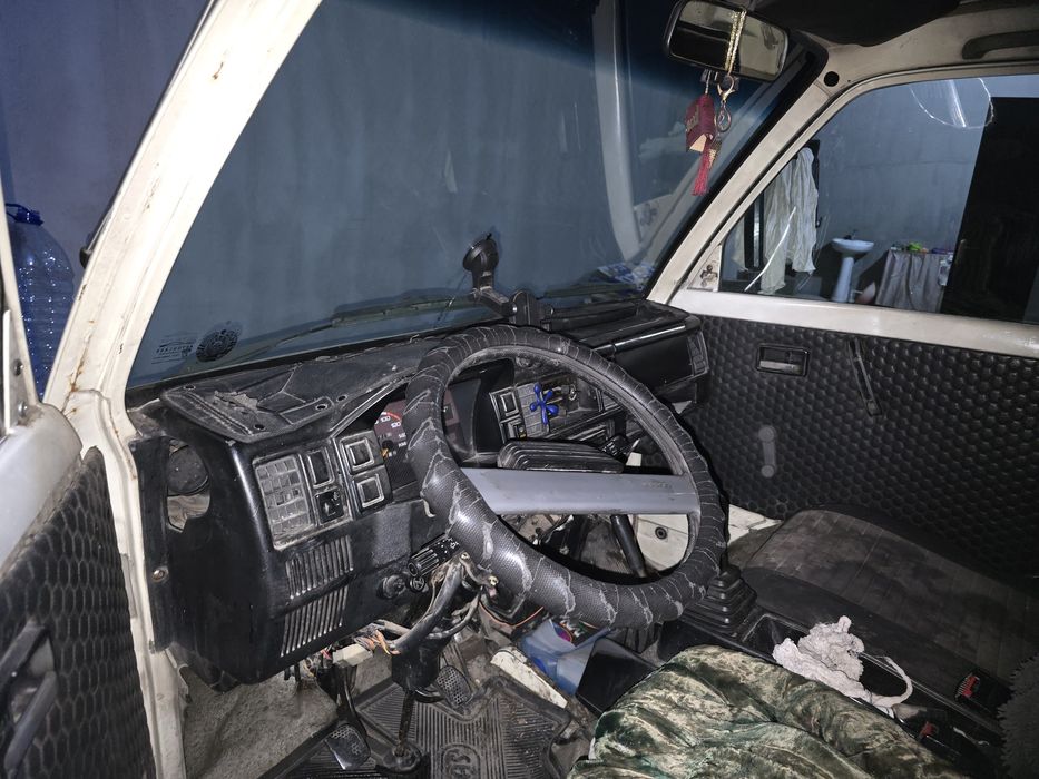 Damas 2003 yil yurib turgan moshina