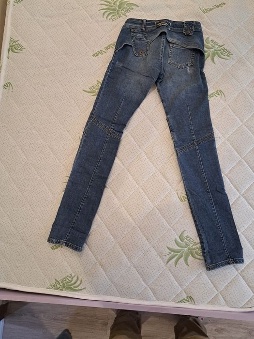 Запазени дамски дънки