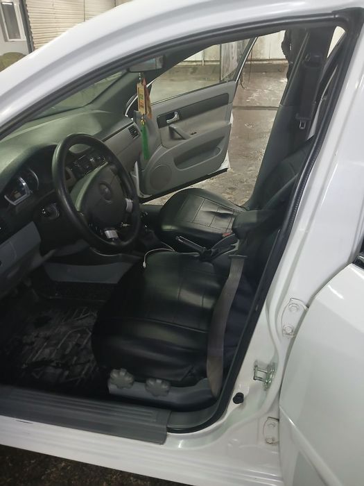 Lacetti 1.8  sotiladi