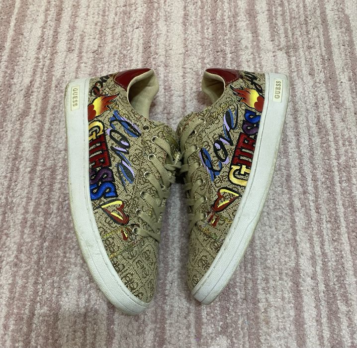 Оригинални кецове Guess