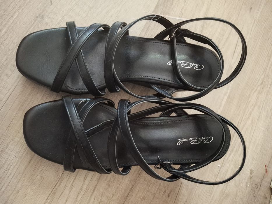 Сандали на платформа 38