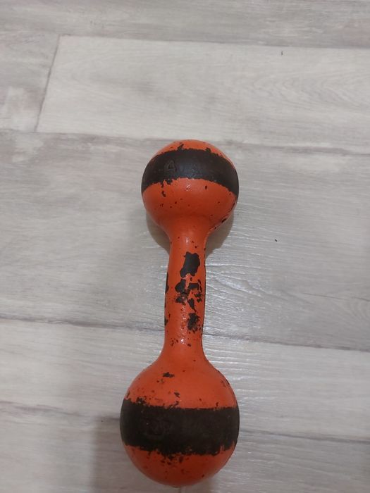 Гантели две штуки