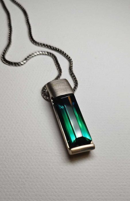 Изключително Колие с Афгански Индиколит Турмалин в 18К златен обков!