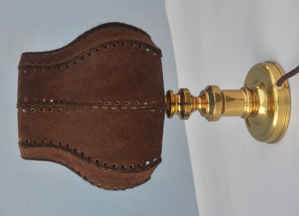 Lot de doua veioze retro-moderniste cu abajur in piele naturala