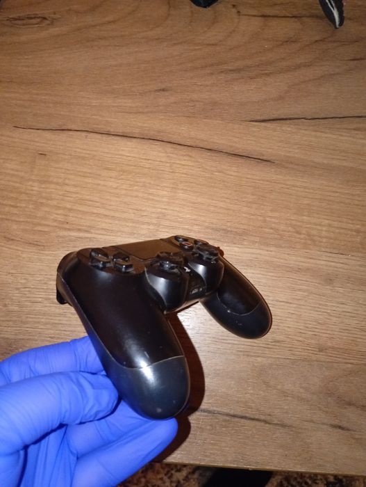 Vând console PS4
