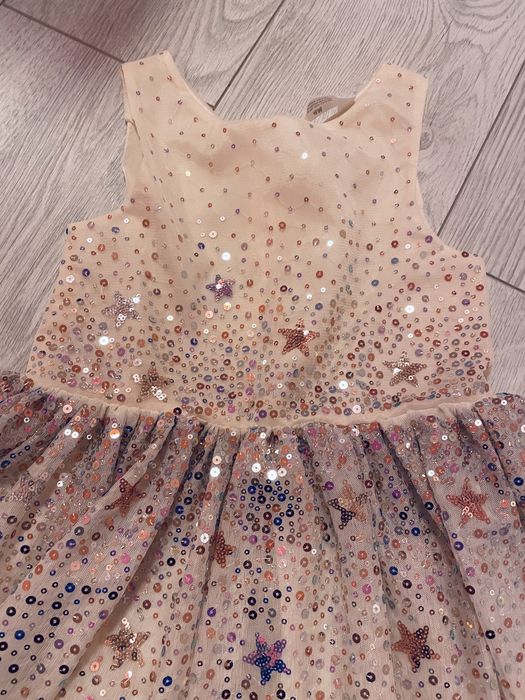 Официална рокля.