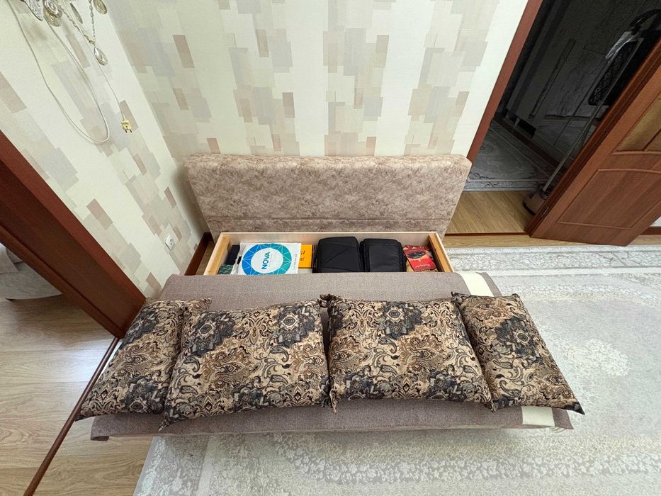 Продаю диван-кровать с ящиком для белья