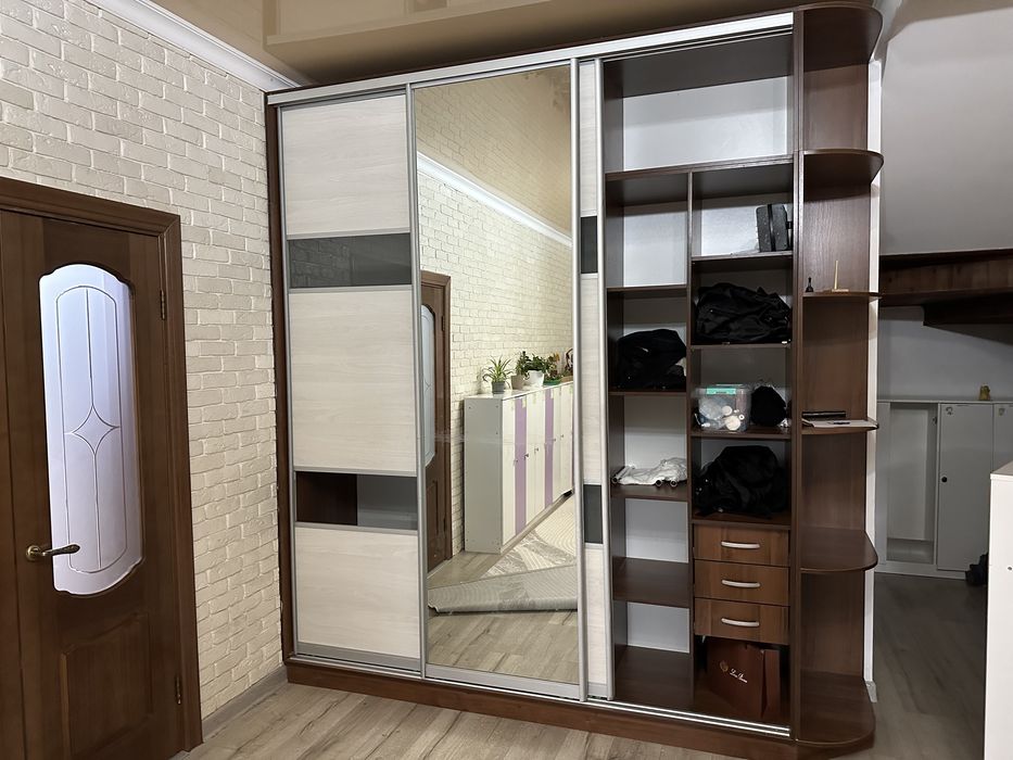 Шкаф купе срочно продам