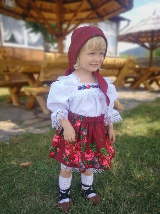 Costum popular pentru fete de Maramures