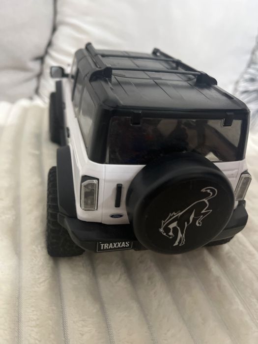 Бронко Traxxas катерач бял