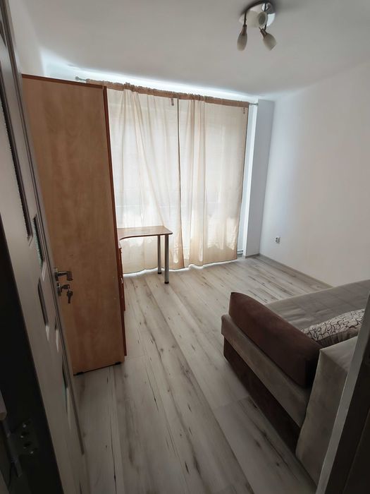 Inchiriez apartament 3 camere