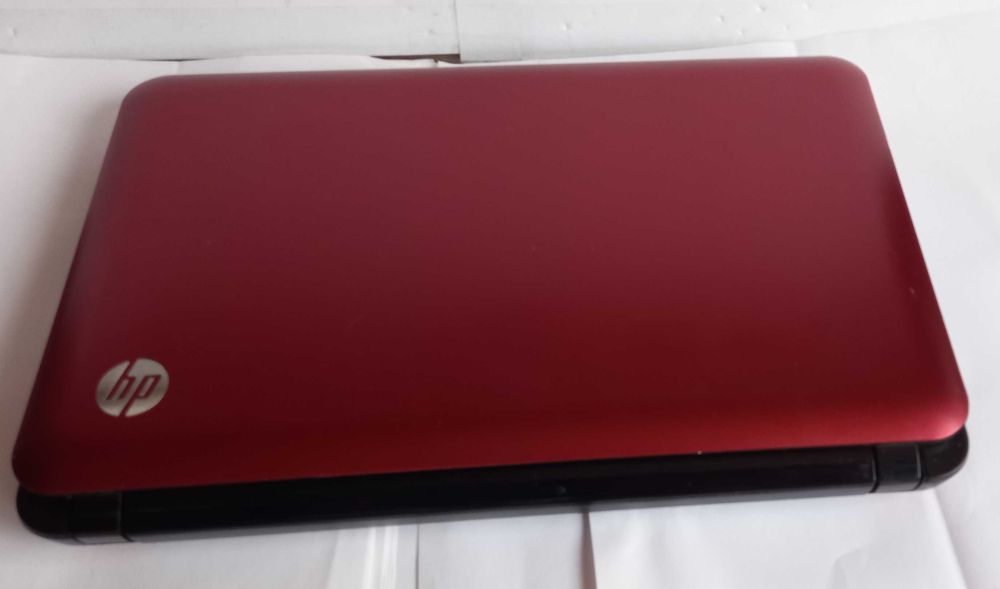 2 mini laptop-uri, Asus și HP, întregi, funcționale dar parolate