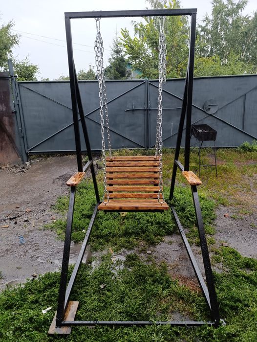 Продам беседку с нутри имеется с полом