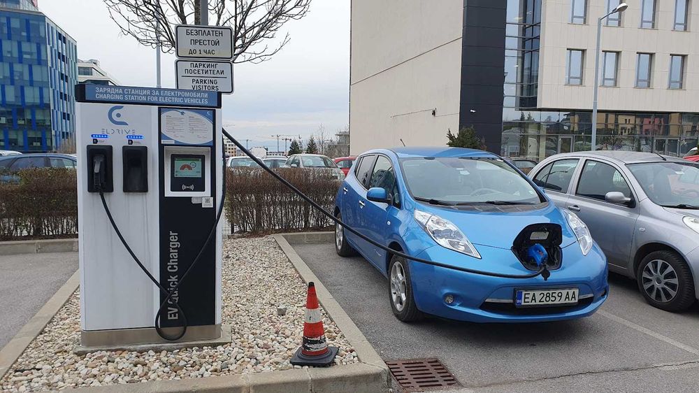 --> 3лв/100км разход! Nissan Leaf 2013г.