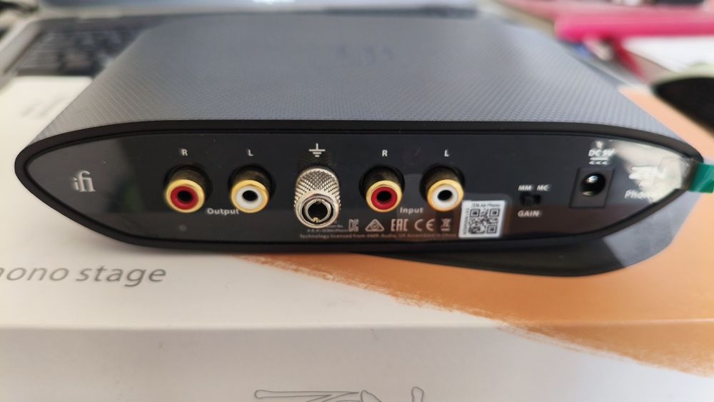 Preamplificator Phono IFI Zen cu alimentator  iFI I power
