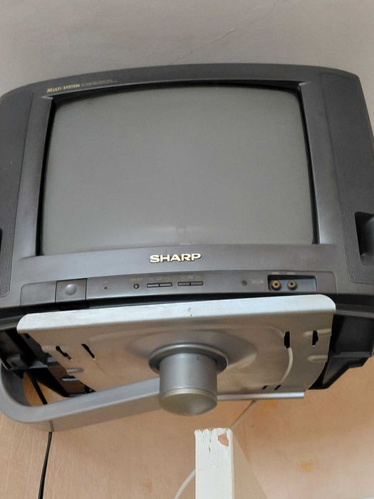 Телевизор бывший в употреблении