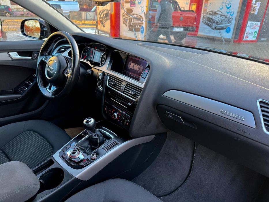 Audi a4 b8.5 facelift  2.0tdi 177cp Quattro (4x4) xenon/led navigatie