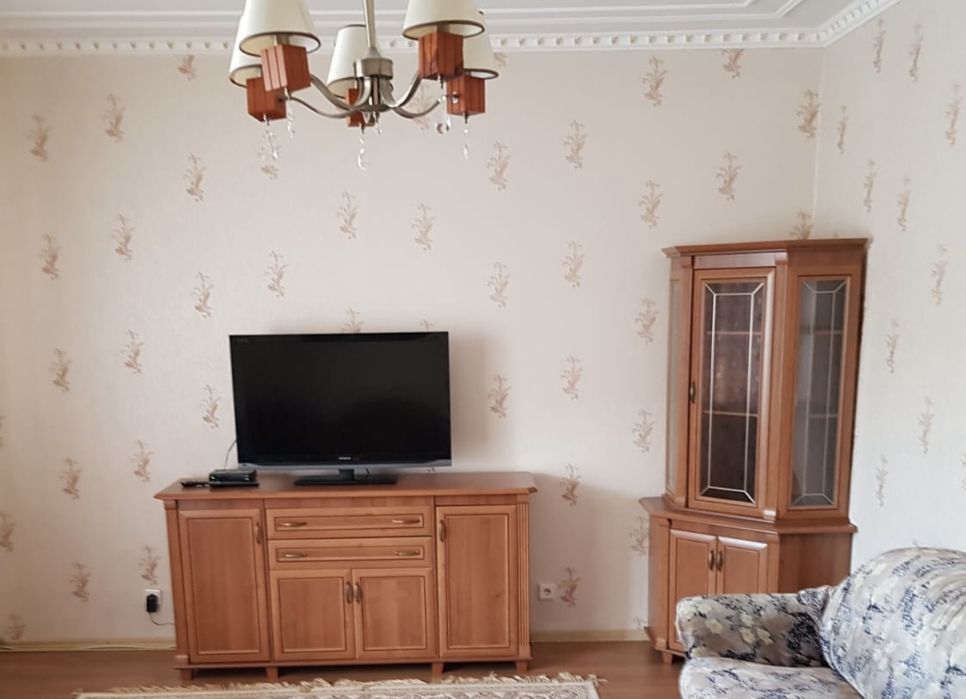 Шкаф витрина для зала и комод