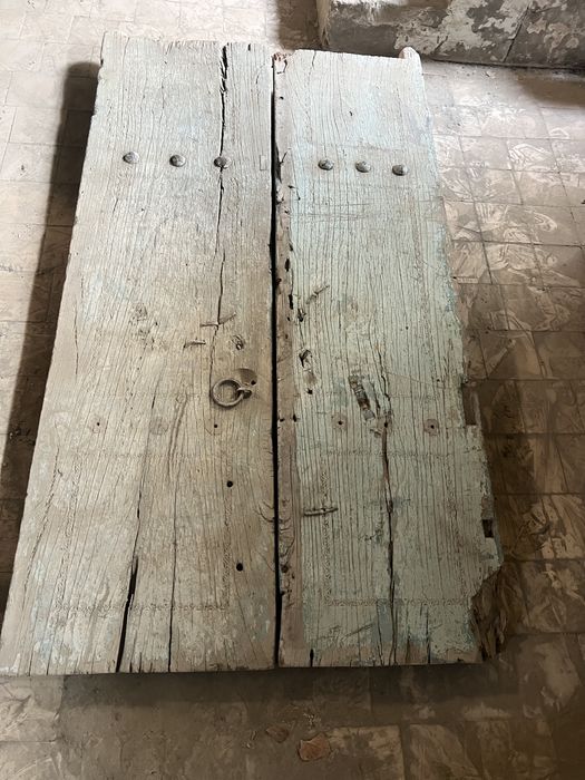 Кадимий эшиклар сотилади