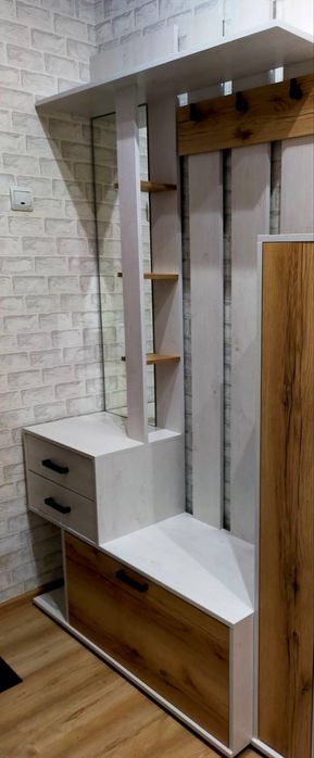 Продам прихожую срочно