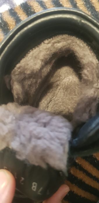 Продам детские зимние сапоги