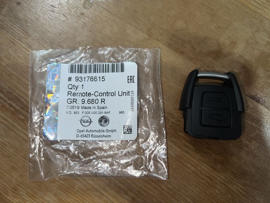 Telecomanda Opel doua butoane 6239052, 93176615